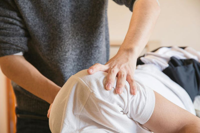 Douleur à l’épaule au réveil : causes et solutions