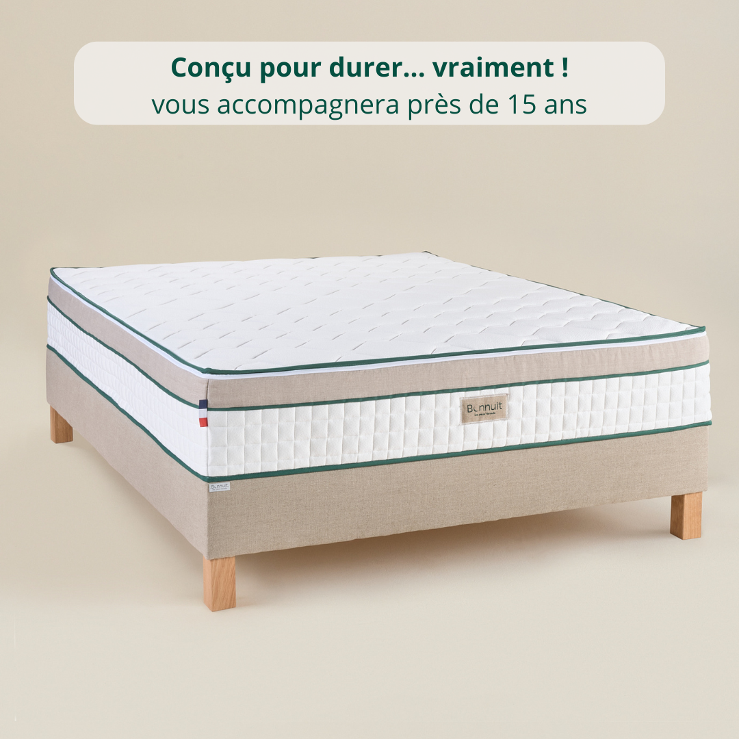 Matelas Merveilleux  Bonnuit en ressorts ensachés et latex naturel, vue 3/4 avec bannière illustrant sa longue durée de vie