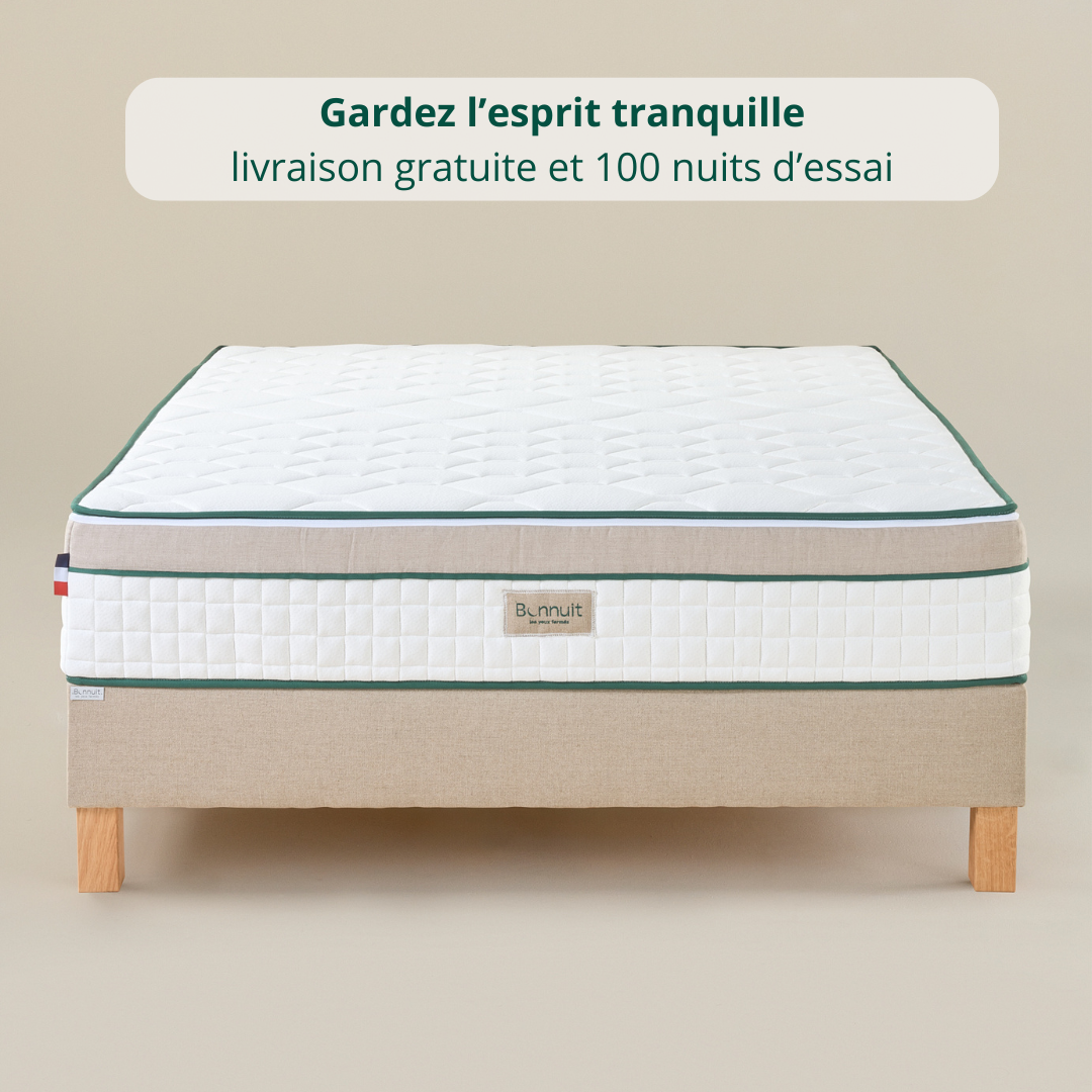 Matelas Merveilleux Bonnuit en ressorts ensachés et latex naturel, vue de face avec liseret vert, illustrant la livraison gratuite les 100 nuits d'essai