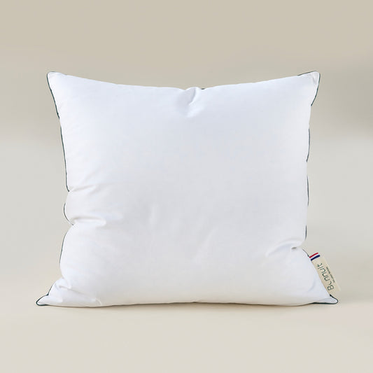 Oreiller Douillet Bonnuit vu de face, garnissage 30 % duvet et 70 % plumettes d’oie, forme généreuse