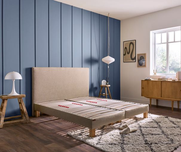Sommier Bonnuit dans une chambre — lien vers la page Nos sommiers