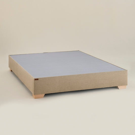 Sommier tapissier Royal Bonnuit en lin naturel, hauteur 24 cm, vu en angle